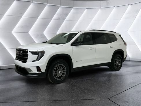 Used 2025 GMC Acadia Elevation image 3