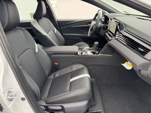 New 2026 Toyota Camry SE FWD image 8