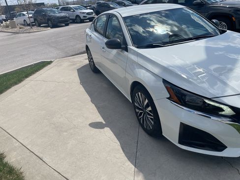 Used 2025 Nissan Altima 2.5 SV image 7