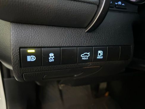 Used 2021 Toyota Camry SE image 18