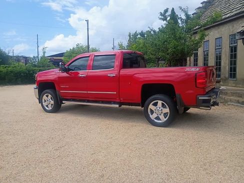Used 2015 Chevrolet Silverado 2500 LTZ w/ LTZ Plus Package AWD/4WD image 11