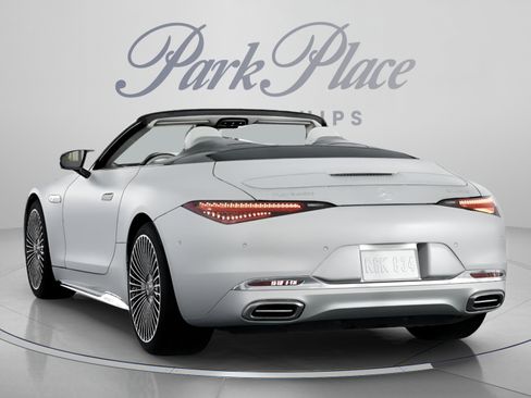 New 2026 Mercedes-Benz Maybach SL 680 image 12