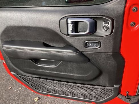 Used 2020 Jeep Wrangler Unlimited Sahara w/ Uconnect 4C Nav & Sound Group image 23