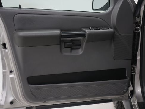 Used 2005 Ford Explorer Sport Trac Adrenalin image 15