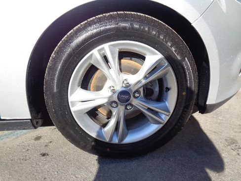 Used 2014 Ford Focus SE FWD image 6