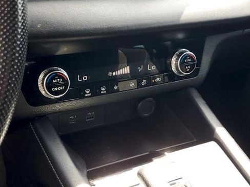 Used 2023 Mitsubishi Outlander ES FWD image 26