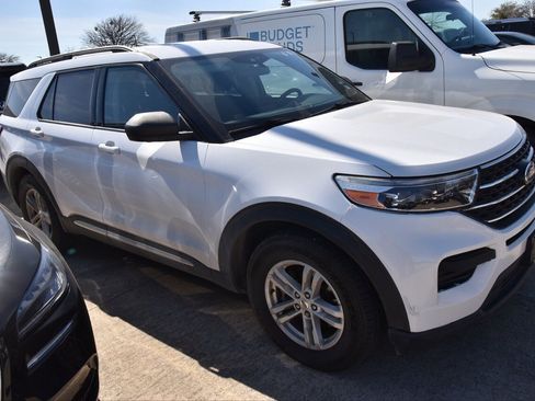 Used 2021 Ford Explorer XLT image 5