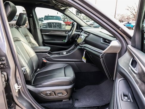 New 2026 Jeep Grand Cherokee Limited image 17