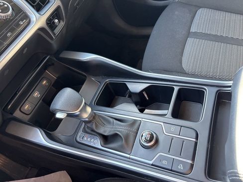 Used 2023 Kia Sorento LX image 20