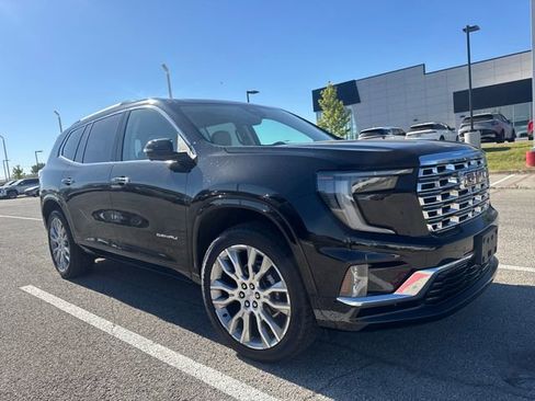 Used 2025 GMC Acadia Denali w/ Super Cruise Package FWD image 3
