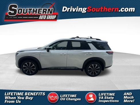 New 2026 Nissan Pathfinder Platinum AWD/4WD image 1