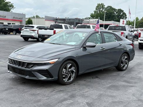 Used 2024 Hyundai Elantra Limited FWD image 26