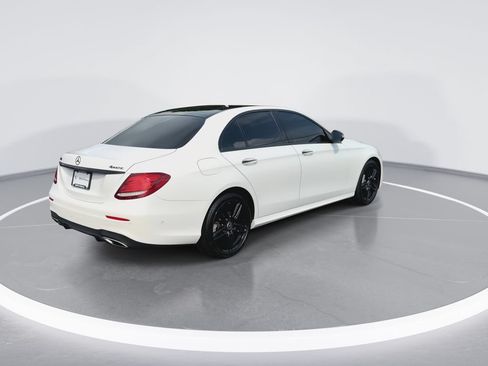 Used 2019 Mercedes-Benz E 300 4MATIC image 8