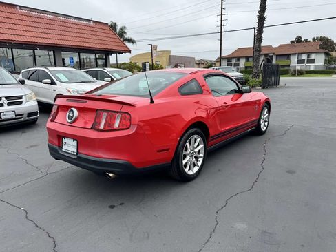 Used 2010 Ford Mustang Premium RWD image 6