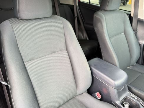 Used 2016 Toyota RAV4 LE FWD image 24