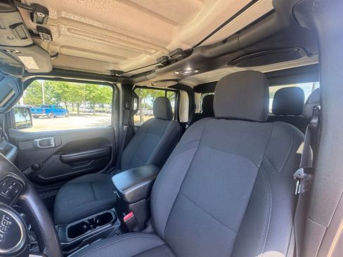Used 2022 Jeep Gladiator Sport AWD/4WD image 4
