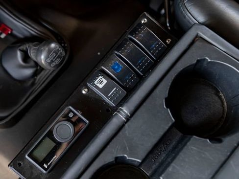 Used 1991 Land Rover Defender 110 image 36