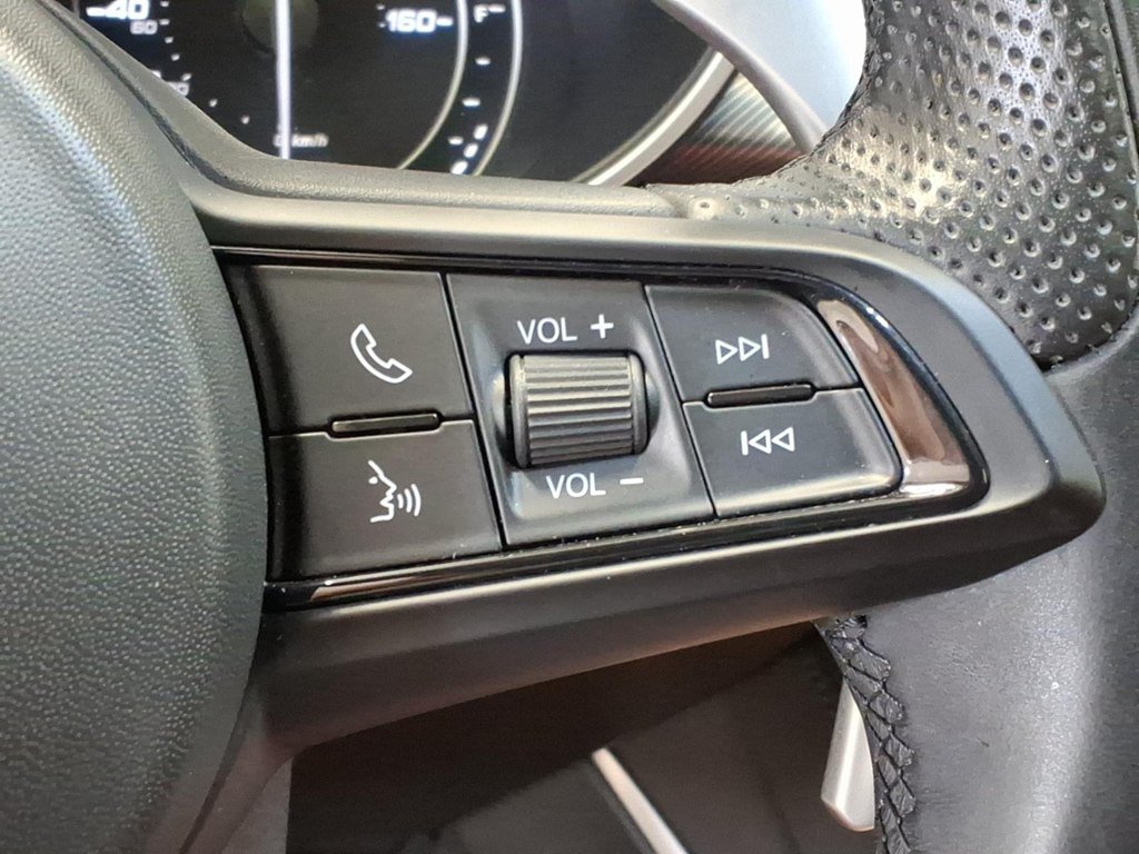 Used 2023 Alfa Romeo Stelvio Veloce AWD/4WD image 12