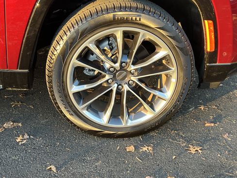 Used 2024 Jeep Wagoneer Series II w/ Premium Group I image 13