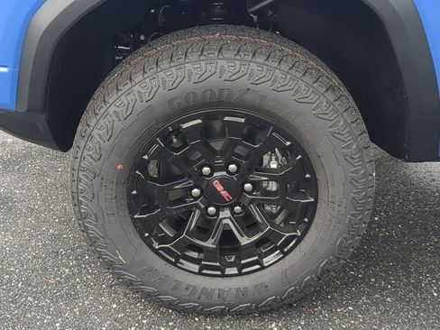 New 2026 GMC Canyon Elevation w/ Convenience Package image 15