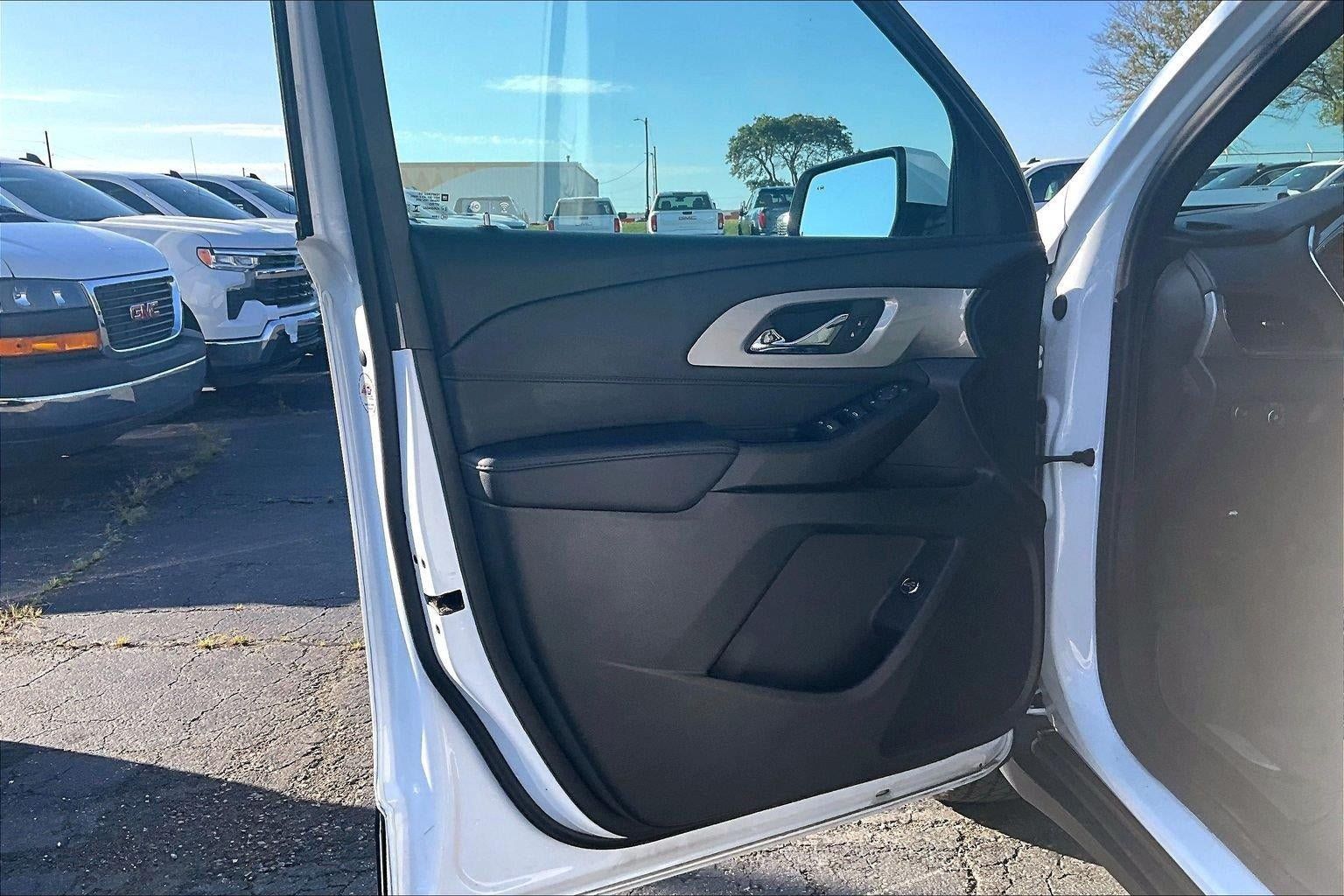 Used 2023 Chevrolet Traverse LT w/ LPO, Floor Liner Package AWD/4WD image 26