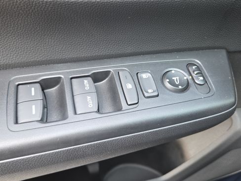 Used 2025 Honda CR-V EX image 34