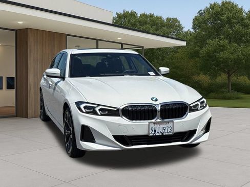 Used 2026 BMW 330i Sedan w/ Parking Assistance Package RWD image 5