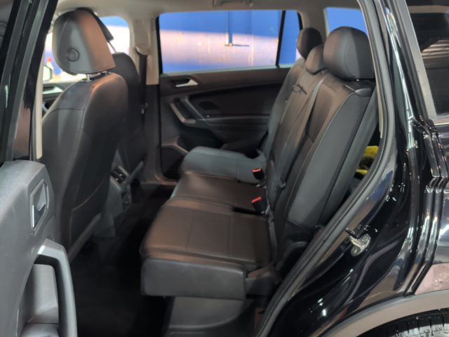 Used 2020 Volkswagen Tiguan SE FWD image 22