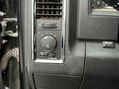 Used 2013 RAM 2500 Laramie image 19