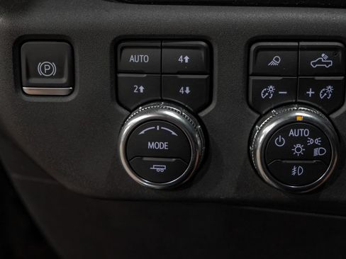 Used 2023 GMC Sierra 1500 SLT AWD/4WD image 27
