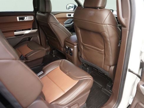 Used 2023 Ford Explorer King Ranch w/ Technology Package AWD/4WD image 17
