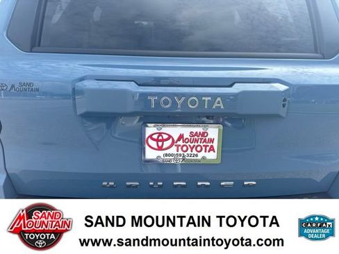 Used 2025 Toyota 4Runner Limited AWD/4WD image 10