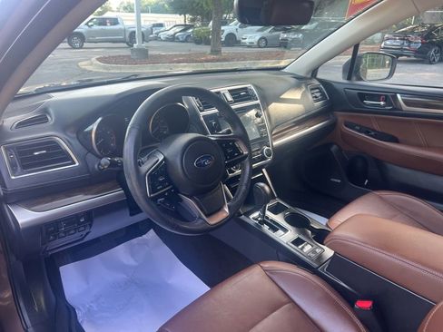 Used 2019 Subaru Outback 3.6R Touring w/ Popular Package #3A AWD/4WD image 4