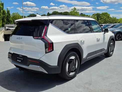 Certified 2024 Kia EV9 Wind AWD/4WD image 3