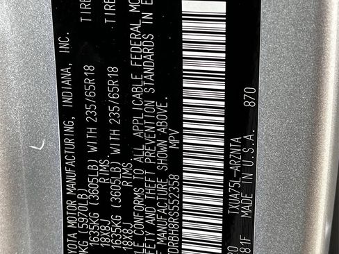 Used 2024 Toyota Highlander LE image 31