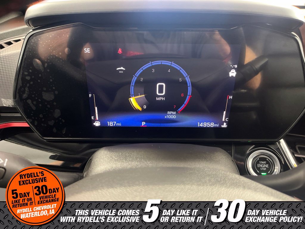 Used 2025 Chevrolet Trax RS w/ Sunroof Package FWD image 27