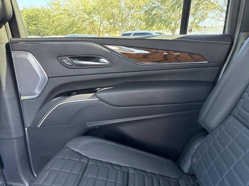 Certified 2024 Cadillac Escalade ESV Sport Platinum w/ LPO, ONYX Package image 15