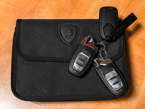 Used 2023 Lamborghini Huracan EVO image 59