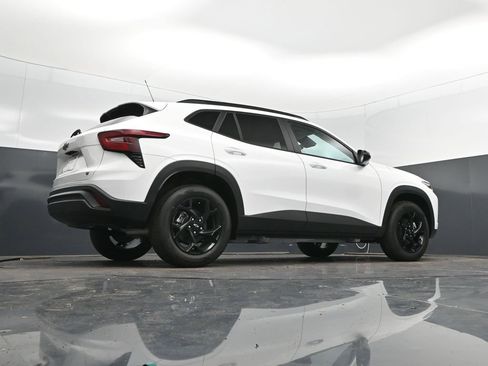 New 2026 Chevrolet Trax LT w/ Driver Confidence Package FWD image 42