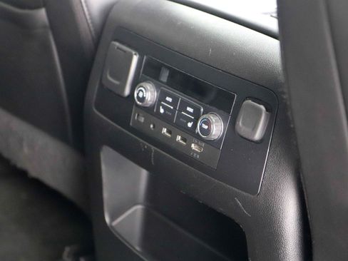 Used 2017 GMC Yukon XL SLT w/ Open Road Package image 16