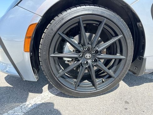 Used 2024 Toyota GR86 Premium image 18