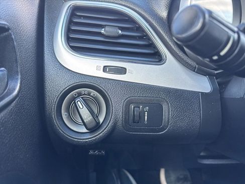 Used 2014 Dodge Journey SXT w/ Flexible Seating Group image 23