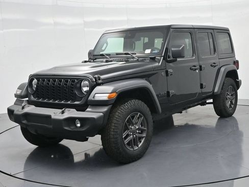 Used 2024 Jeep Wrangler Unlimited Sport AWD/4WD image 2