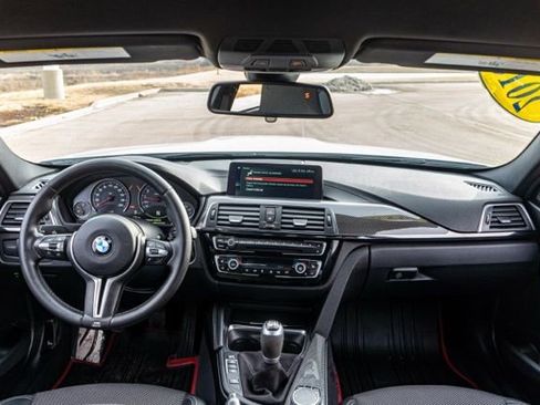 Used 2018 BMW M3 RWD image 15