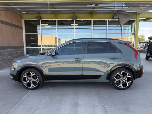 Used 2025 Kia Niro EX Touring FWD image 7