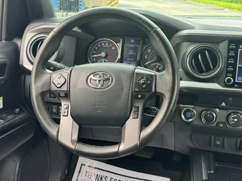 Used 2020 Toyota Tacoma TRD Off-Road AWD/4WD image 15
