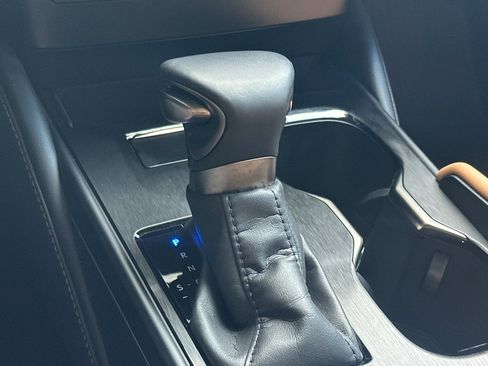 Used 2025 Lexus ES 300h w/ Premium Package image 27