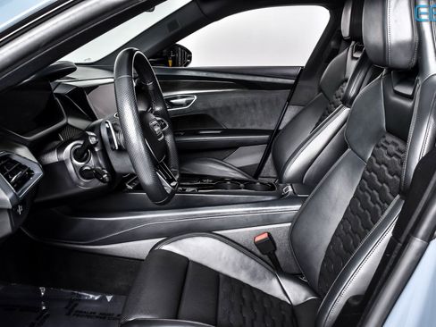Used 2022 Audi e-tron GT Premium Plus w/ Performance Package image 14