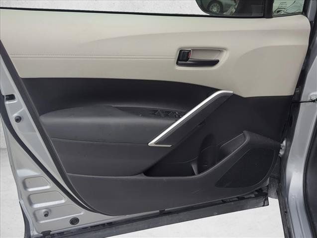Certified 2025 Toyota Corolla Cross L FWD image 6