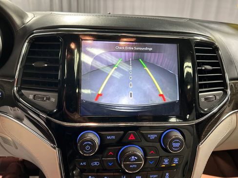 Used 2020 Jeep Grand Cherokee Summit image 18